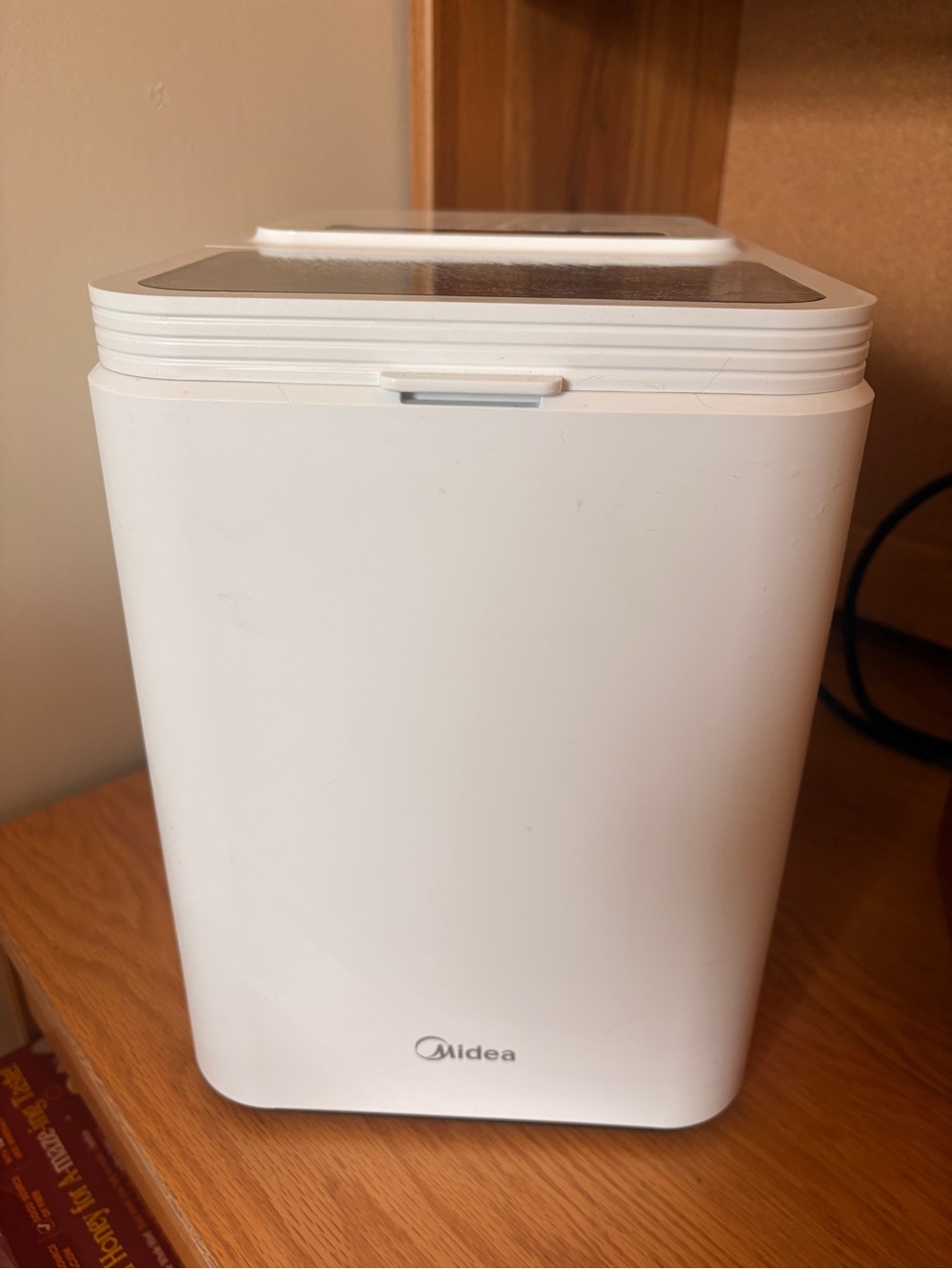 Ice maker - Picture 2 of 4